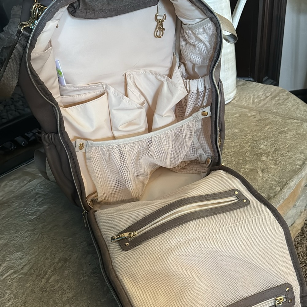 Itzy Ritzy Back pack Diaper Bag - Picture 4 of 11